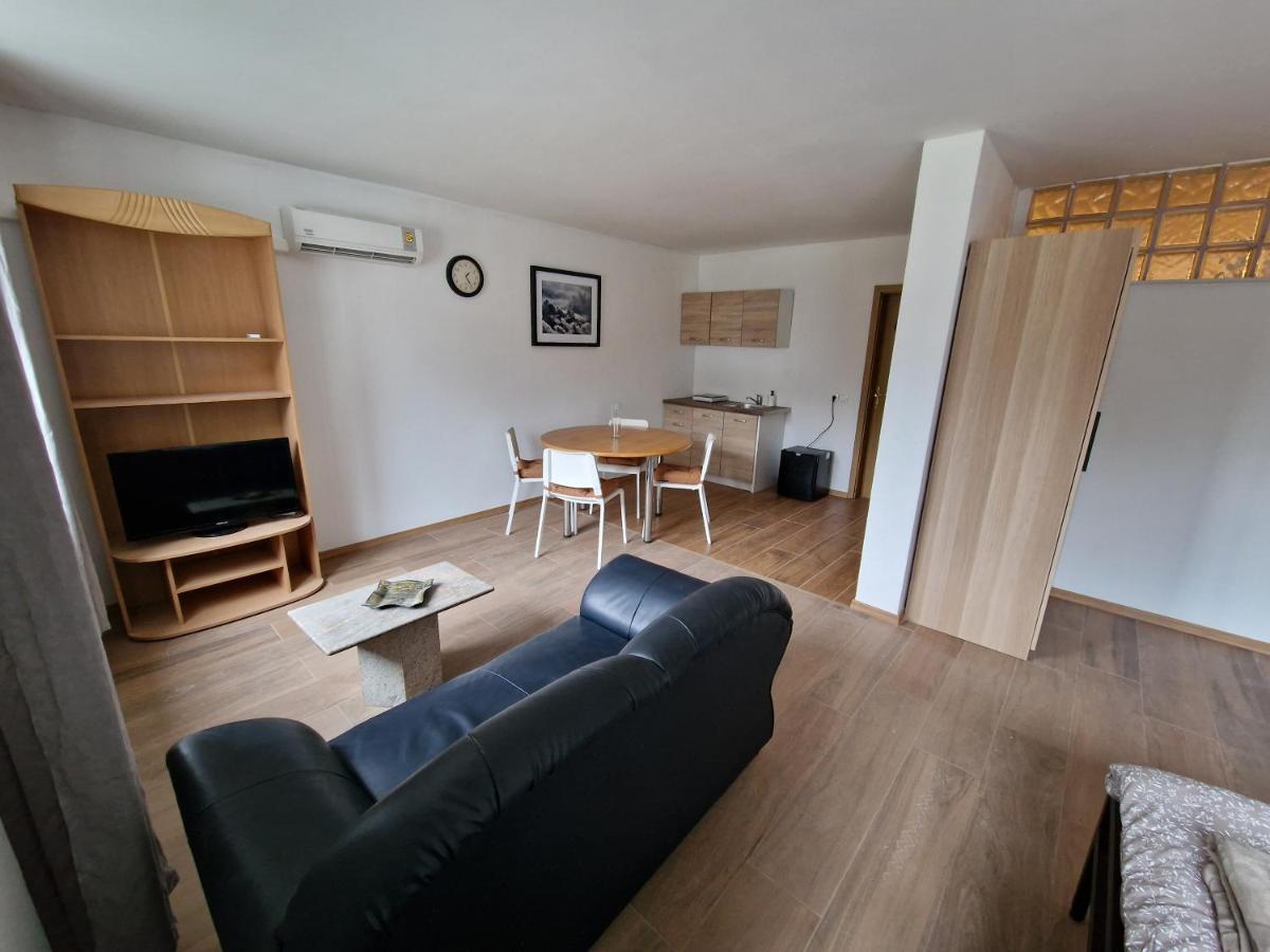 Origo Rooms And Apartments Стаховиця Екстер'єр фото