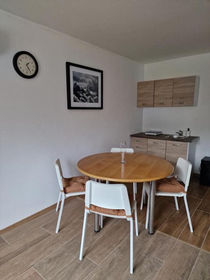 Origo Rooms And Apartments Стаховиця Екстер'єр фото
